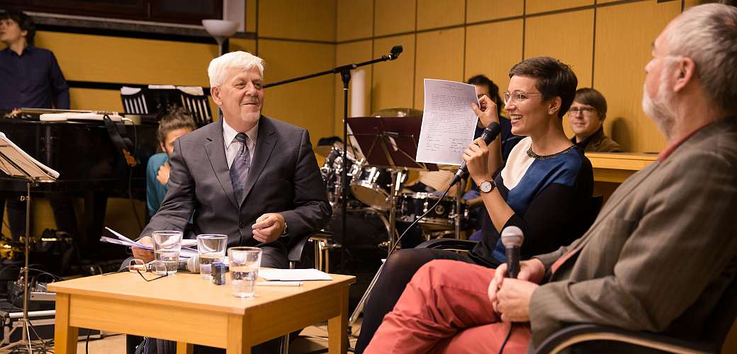 Im Gespräch: Martin Gutzeit, Markus Meckel und Moderatorin Jana Münkel. Foto: Matthias Kindler